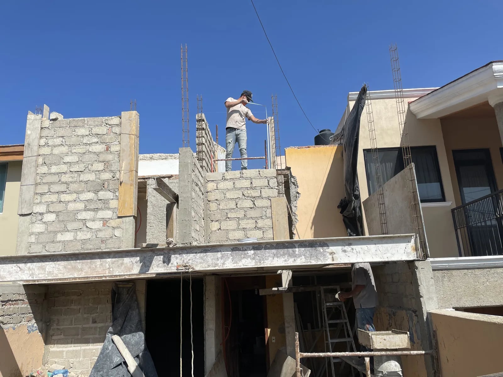 Muro nuevo de ampliación en Casa Guadalupe, Zapopan
